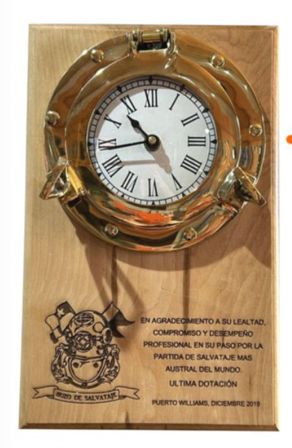 reloj en claraboya de bronce regalo nautico grabado laser