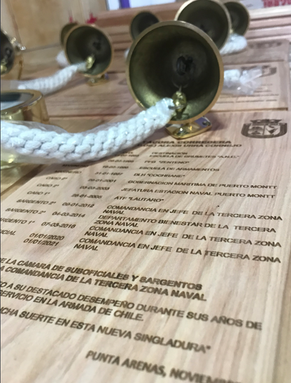 GALVANO CON CAMPANA DE BRONCE